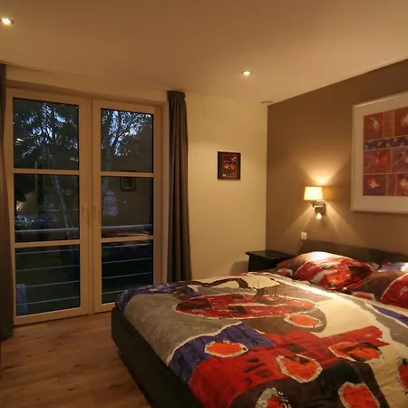 White Pearl Bed and breakfast 3*